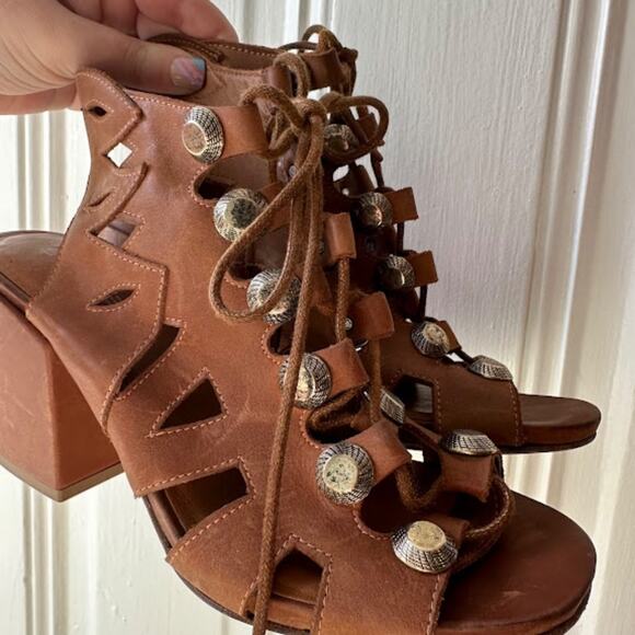 Strategia Vero Cuoio Italian Brown Leather Gladiator Block Heel Sandals Size 9.5 - Picture 1 of 8